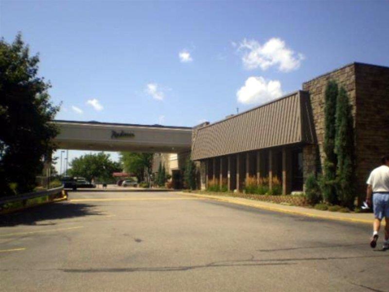 Doubletree By Hilton Pittsburgh-Green Tree Exterior photo